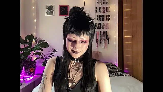 ELENA UMBRA online show from December 22, 2025, 8:17 pm