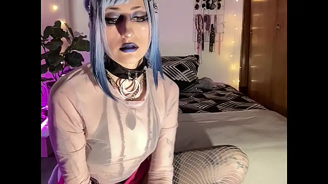 ELENA UMBRA online show from May 9, 2026, 10:04 pm