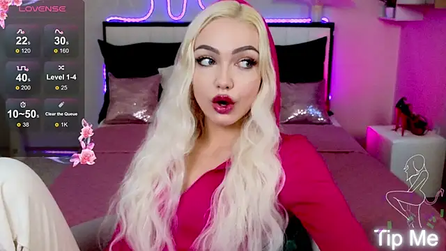 LinaLirian online show from September 19, 2025, 1:56 pm