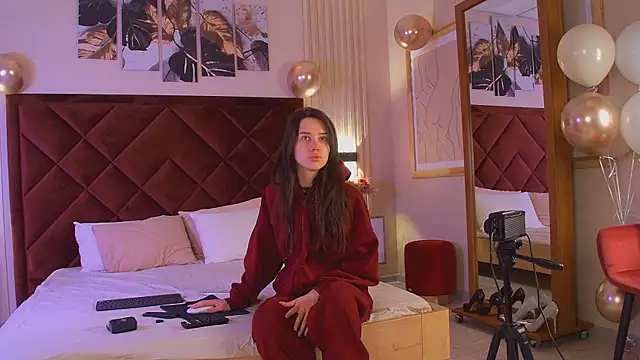 StacyHarland online show from February 12, 2026, 4:29 am