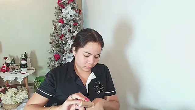  Victoria Collins online show from December 23, 2025, 10:35 am