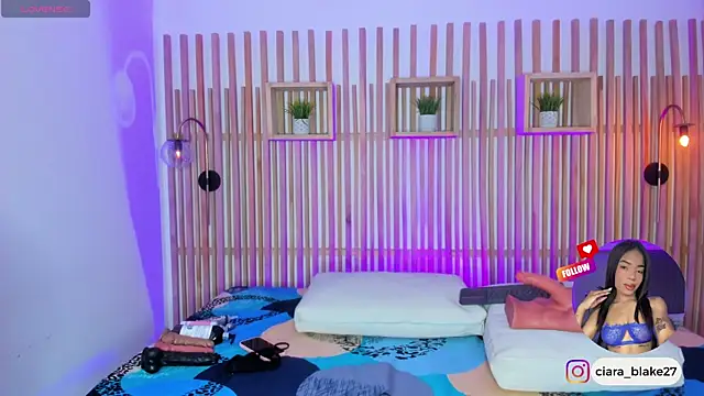 ciara blake online show from April 24, 2026, 8:00 pm