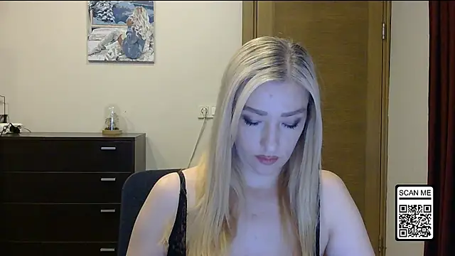 Snapshot of Wild_Silk_Desire chatting on October 28, 2025, 2:09 pm Wild Silk Desire online show from October 28, 2025, 2:09 pm