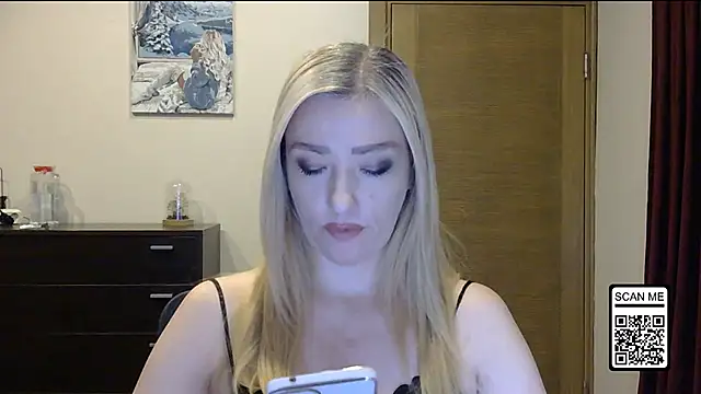 Snapshot of Wild_Silk_Desire chatting on November 10, 2025, 2:27 pm Wild Silk Desire online show from November 10, 2025, 2:27 pm