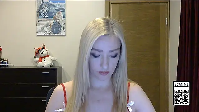 Snapshot of Wild_Silk_Desire chatting on December 19, 2025, 4:14 pm Wild Silk Desire online show from December 19, 2025, 4:14 pm