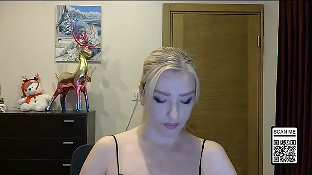 Snapshot of Wild_Silk_Desire chatting on December 22, 2025, 2:58 pm Wild Silk Desire online show from December 22, 2025, 2:58 pm