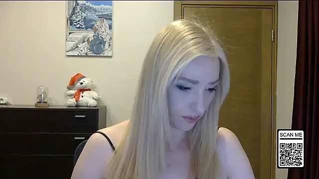 Snapshot of Wild_Silk_Desire chatting on January 14, 2026, 1:50 pm Wild Silk Desire online show from January 14, 2026, 1:50 pm