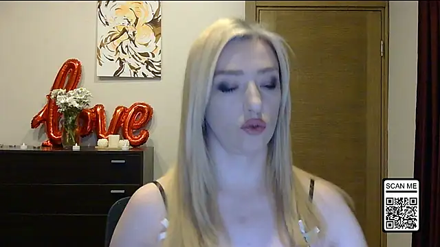 Snapshot of Wild_Silk_Desire chatting on February 28, 2026, 3:57 pm Wild Silk Desire online show from February 28, 2026, 3:57 pm