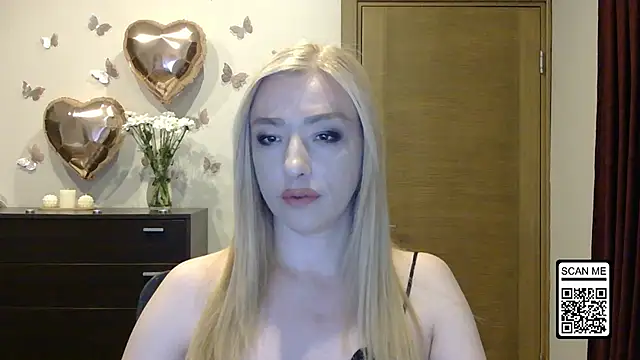 Snapshot of Wild_Silk_Desire chatting on May 8, 2026, 4:45 pm Wild Silk Desire online show from May 8, 2026, 4:45 pm