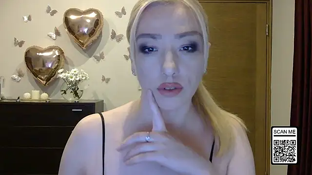 Snapshot of Wild_Silk_Desire chatting on May 11, 2026, 5:54 pm Wild Silk Desire online show from May 11, 2026, 5:54 pm