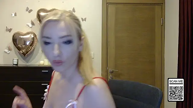 Snapshot of Wild_Silk_Desire chatting on May 15, 2026, 5:42 pm Wild Silk Desire online show from May 15, 2026, 5:42 pm