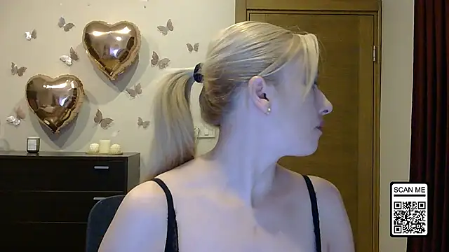 Snapshot of Wild_Silk_Desire chatting on May 16, 2026, 6:07 pm Wild Silk Desire online show from May 16, 2026, 6:07 pm