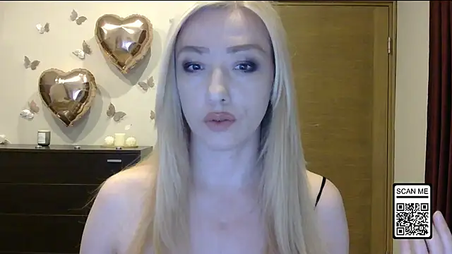 Snapshot of Wild_Silk_Desire chatting on May 25, 2026, 2:12 pm Wild Silk Desire online show from May 25, 2026, 2:12 pm