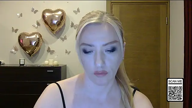 Snapshot of Wild_Silk_Desire chatting on May 27, 2026, 2:14 pm Wild Silk Desire online show from May 27, 2026, 2:14 pm