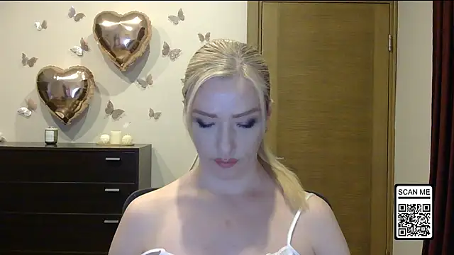 Snapshot of Wild_Silk_Desire chatting on May 31, 2026, 6:09 pm Wild Silk Desire online show from May 31, 2026, 6:09 pm