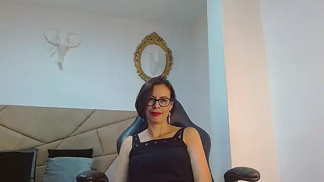 amanda ramirez online show from December 20, 2025, 6:37 pm