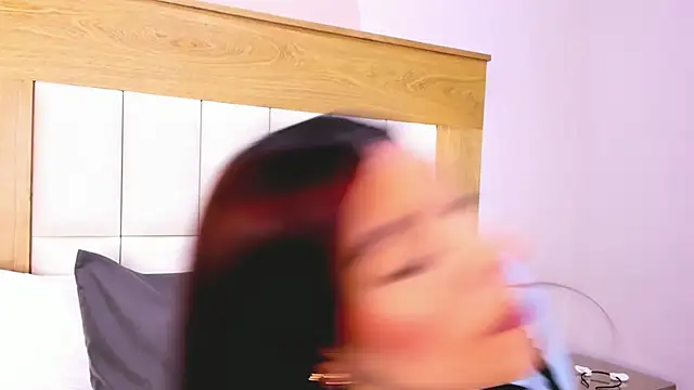 ZoeMorris online show from September 10, 2025, 11:43 am