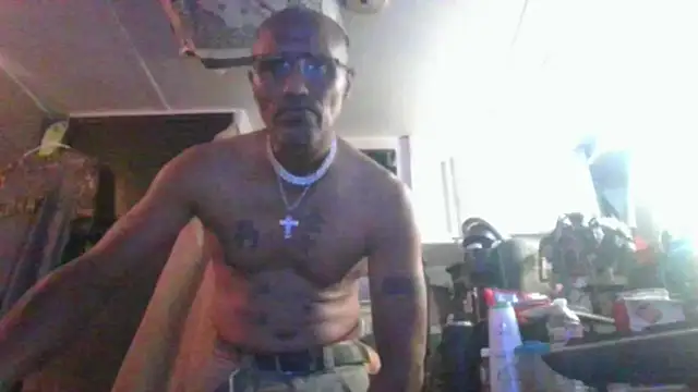 Snapshot of badboy2u2025 chatting on November 14, 2025, 5:06 am badboy2u2025 online show from November 14, 2025, 5:06 am