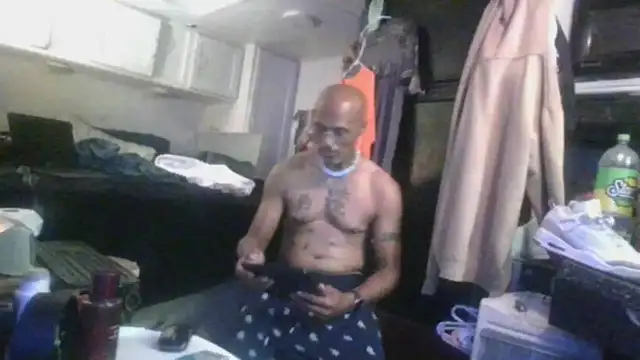 Snapshot of badboy2u2025 chatting on November 17, 2025, 5:57 am badboy2u2025 online show from November 17, 2025, 5:57 am