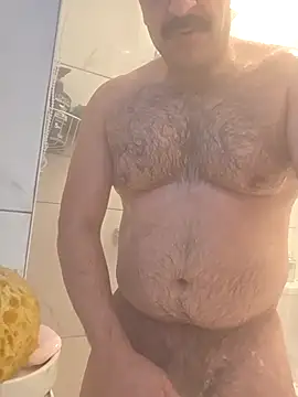 Snapshot of CloudyMuscleBeefy chatting on March 1, 2026, 5:15 pm CloudyMuscleBeefy online show from March 1, 2026, 5:15 pm