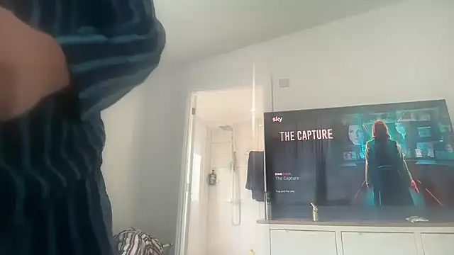 CloudyMuscleBeefy online show from April 17, 2026, 11:57 am