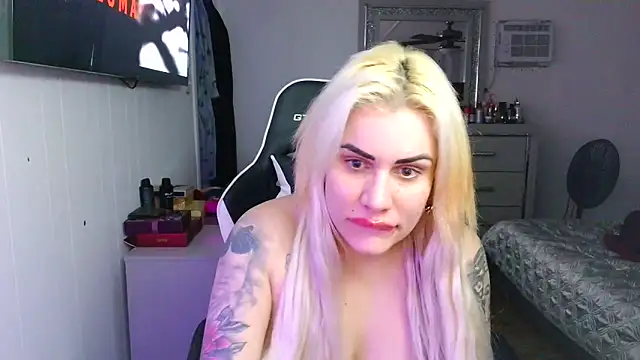 candycubanita online show from December 22, 2025, 8:11 am