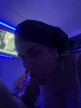 candycubanita online show from April 20, 2026, 5:54 am