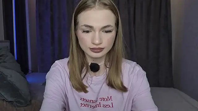 Snapshot of Pussyya777 chatting on November 12, 2025, 12:27 pm Pussyya777 online show from November 12, 2025, 12:27 pm