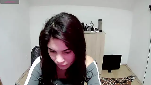 MalloryMyers online show from December 4, 2025, 8:39 pm