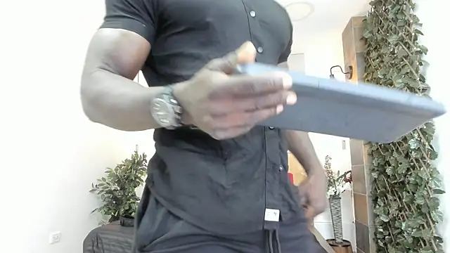 MarcusBlack  online show from December 22, 2025, 12:13 pm