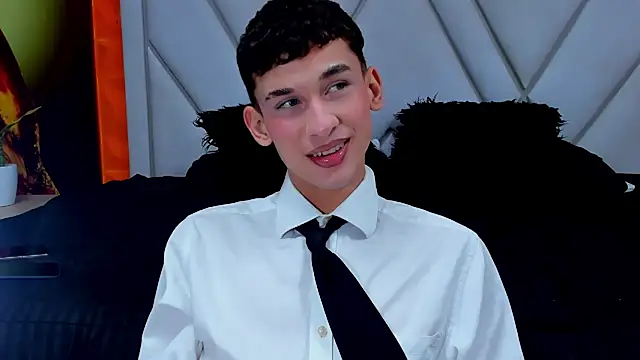 Snapshot of owen-stone chatting on February 14, 2026, 11:45 pm owen-stone online show from February 14, 2026, 11:45 pm