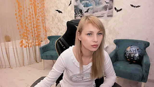 LindaSandy 1 online show from October 24, 2025, 9:06 am