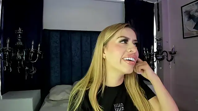 Anittatoro  online show from November 12, 2025, 7:24 pm