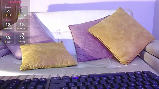 Snapshot of alesiamoore chatting on September 19, 2025, 3:13 pm alesiamoore online show from September 19, 2025, 3:13 pm