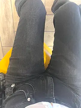 xiaoyuan01 online show from September 19, 2025, 1:40 am