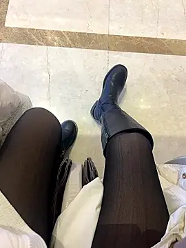 xiaoyuan01 online show from January 19, 2026, 1:42 am