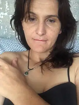 Snapshot of NikaSwan2831 chatting on October 8, 2025, 9:18 am NikaSwan2831 online show from October 8, 2025, 9:18 am