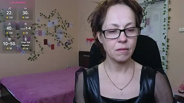 Snapshot of Ronda_Roni chatting on February 5, 2026, 12:10 pm Ronda Roni online show from February 5, 2026, 12:10 pm