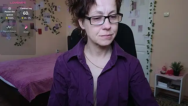 Snapshot of Ronda_Roni chatting on February 7, 2026, 12:20 pm Ronda Roni online show from February 7, 2026, 12:20 pm