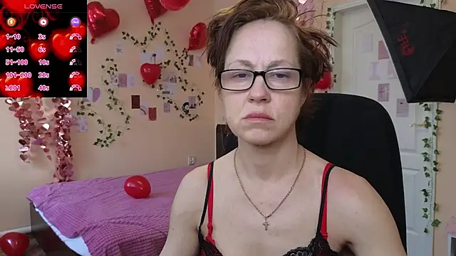 Snapshot of Ronda_Roni chatting on February 19, 2026, 12:01 pm Ronda Roni online show from February 19, 2026, 12:01 pm