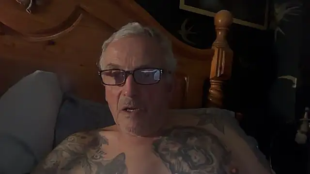 Snapshot of poggles chatting on October 29, 2025, 7:26 pm poggles online show from October 29, 2025, 7:26 pm