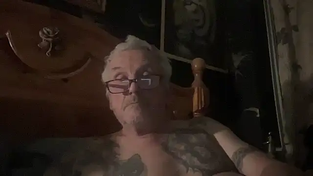 Snapshot of poggles chatting on November 24, 2025, 8:08 pm poggles online show from November 24, 2025, 8:08 pm