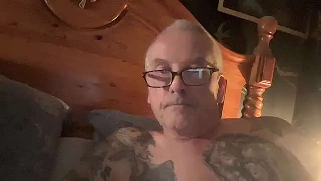 Snapshot of poggles chatting on November 30, 2025, 5:00 am poggles online show from November 30, 2025, 5:00 am