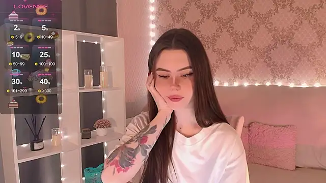 Snapshot of HolyMiax chatting on February 12, 2026, 3:23 am HolyMiax online show from February 12, 2026, 3:23 am