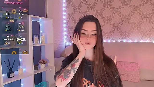 Snapshot of HolyMiax chatting on February 21, 2026, 3:29 am HolyMiax online show from February 21, 2026, 3:29 am