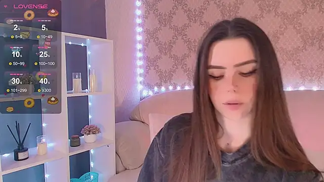 Snapshot of HolyMiax chatting on February 24, 2026, 4:10 am HolyMiax online show from February 24, 2026, 4:10 am