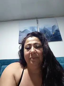 Snapshot of EmmaJhomson chatting on April 26, 2026, 5:49 am EmmaJhomson online show from April 26, 2026, 5:49 am
