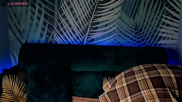 Snapshot of ChristyCrayme chatting on November 9, 2025, 10:19 pm ChristyCrayme online show from November 9, 2025, 10:19 pm