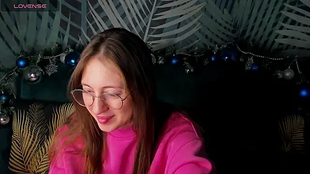 Snapshot of ChristyCrayme chatting on January 10, 2026, 10:14 pm ChristyCrayme online show from January 10, 2026, 10:14 pm