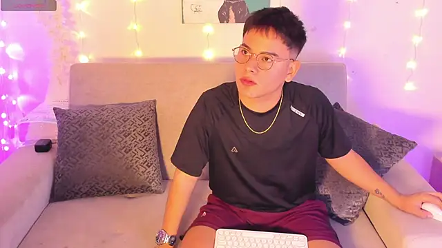 Young Ben online show from April 18, 2026, 12:14 am